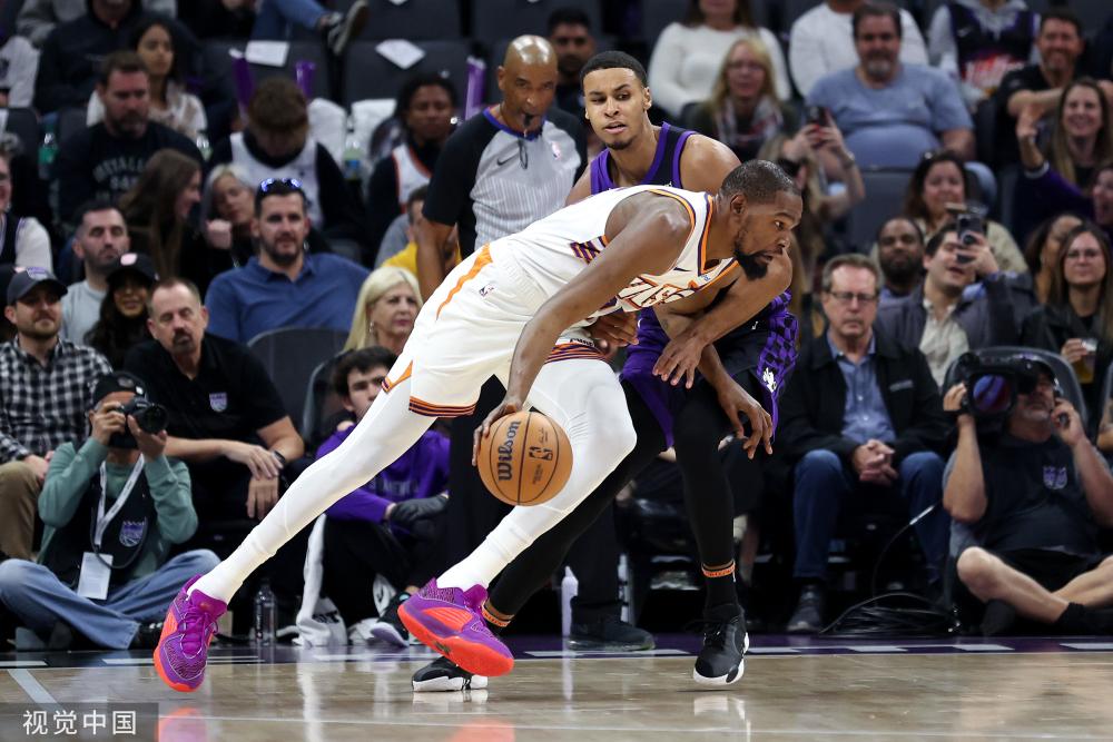 苏群：库里和巴特勒真是老炮儿 这场比赛风格极其古典比分不像现代篮球