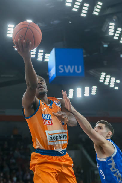 他的对手是 他的对手是